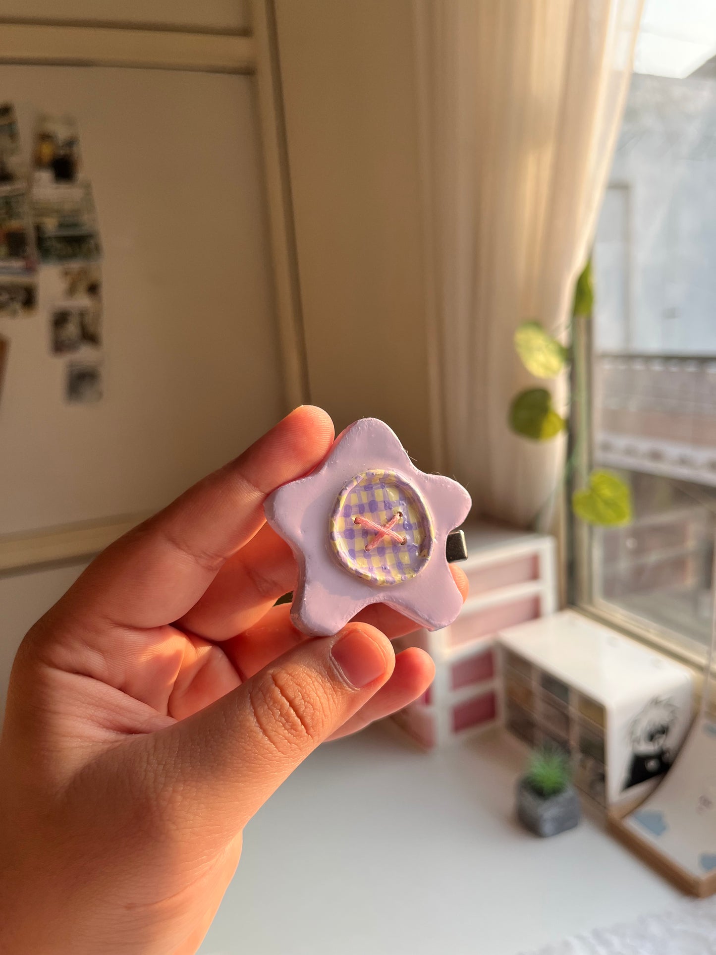 A Daisy Button Hairpin